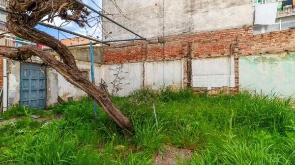 Terreno en calle de Peironcely