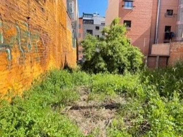 Terreno en calle de las Azucenas, 88