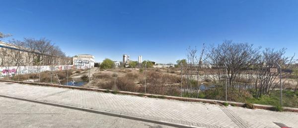 Terreno en calle de Rivas, 23