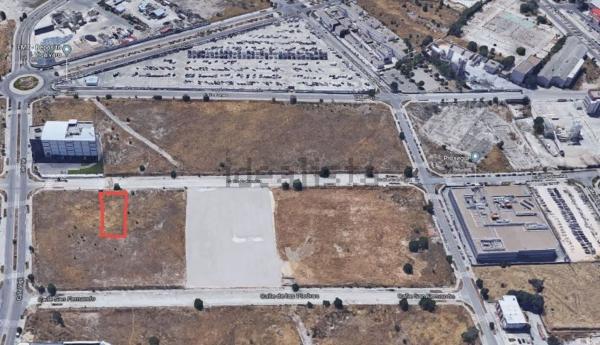 Terreno en calle Columba s/n