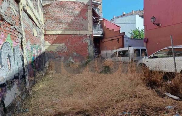 Terreno en calle Paso de Villamanrique