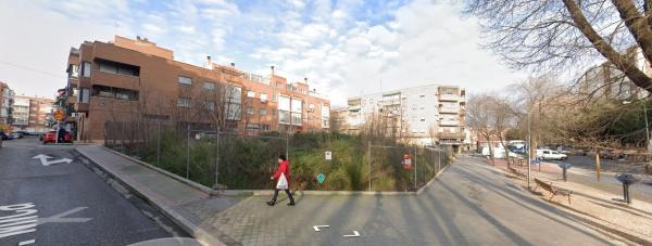 Terreno en calle Aluminio, 2