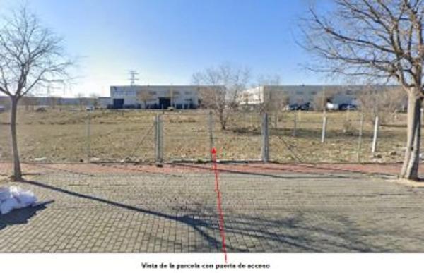 Terreno en calle de Piñuecar, 56