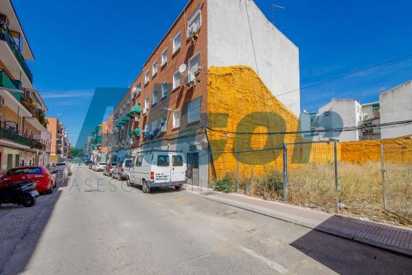 Terreno en calle del Platino