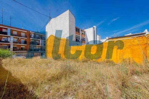 Terreno en calle del Platino