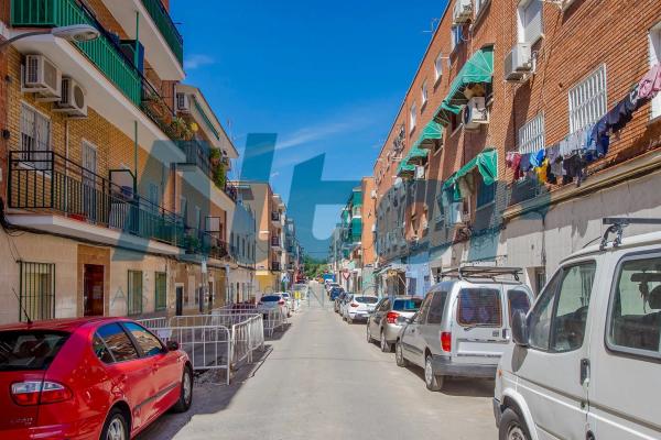 Terreno en calle del Platino