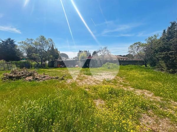 Terreno en calle los Claveles