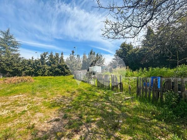 Terreno en calle los Claveles