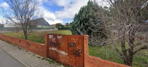 Terreno en calle Manuel de Falla, 8