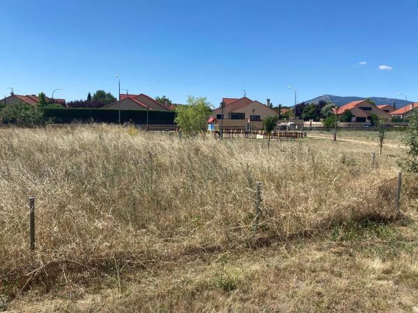 Terreno en calle Mónaco, 34