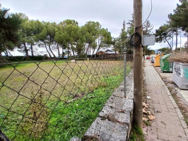 Terreno en calle Media Luna