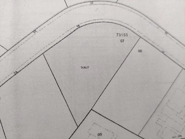 Terreno en calle Huracán, 16