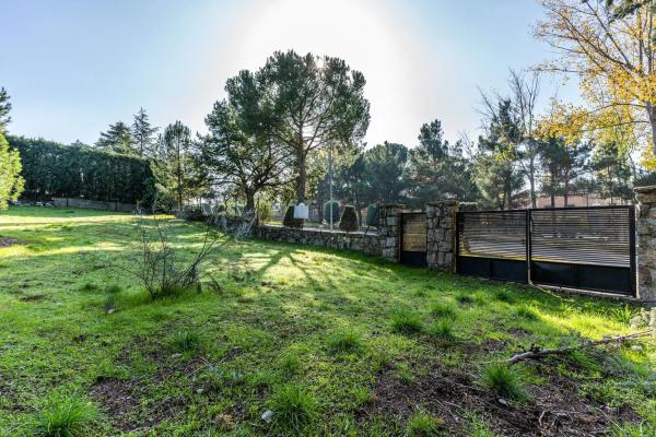 Terreno en avenida de Atenas