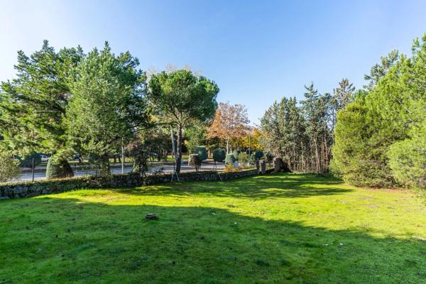Terreno en avenida de Atenas