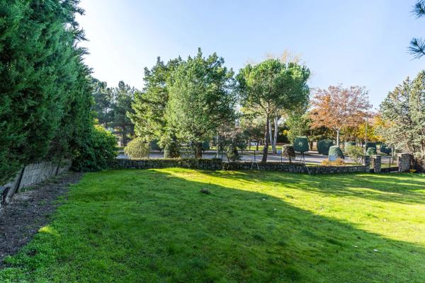 Terreno en avenida de Atenas