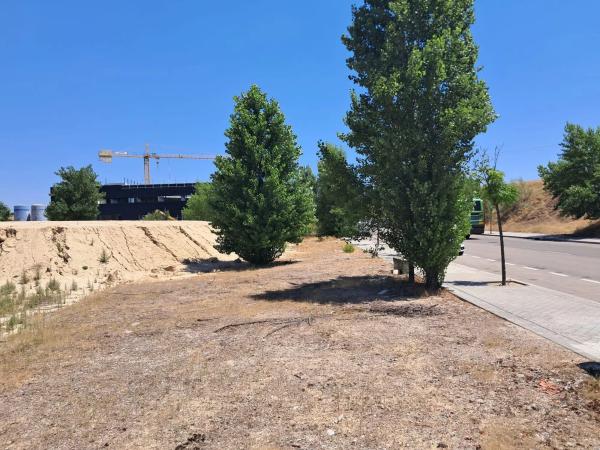 Terreno en Poligono el Tejar, 63