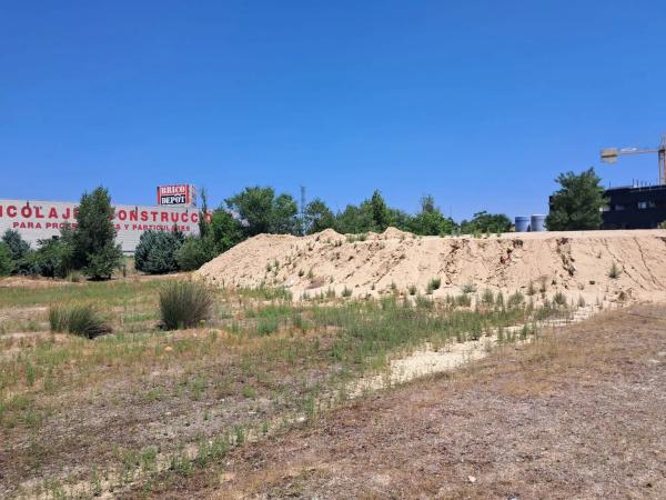 Terreno en Poligono el Tejar, 63