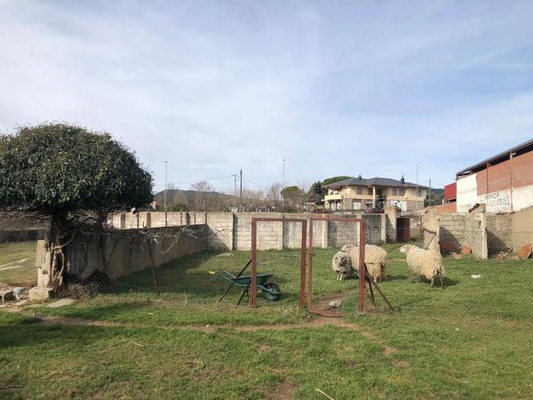 Terreno en calle Cañada