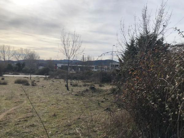 Terreno en calle Cañada