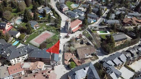 Terreno en calle de la Iglesia, 25