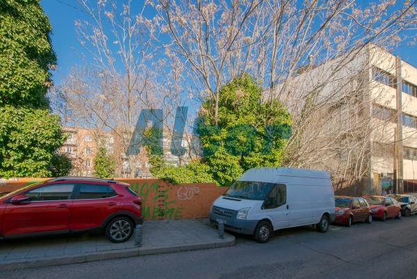 Terreno en avenida Leopoldo Calvo-Sotelo Bustelo