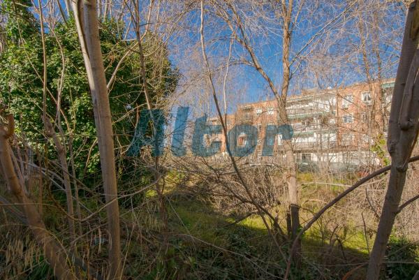 Terreno en calle Cándido Castán