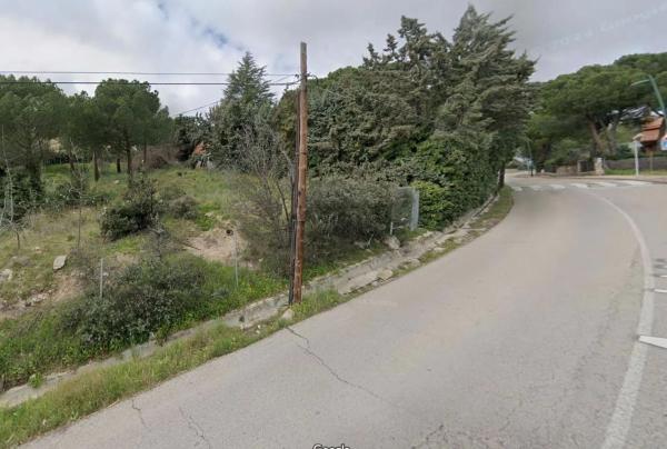 Terreno en avenida del Monte
