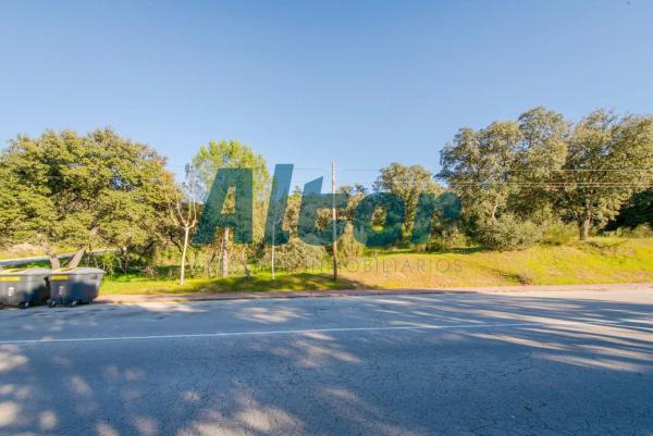 Terreno en calle Sierra Trapera