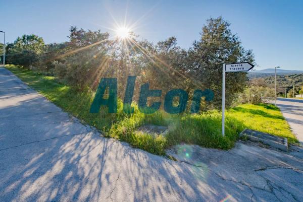 Terreno en calle Sierra Trapera