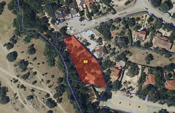 Terreno en calle Flor de los Nogales, 7