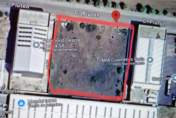 Terreno en calle Plutón, 5