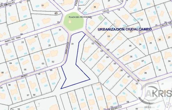 Terreno en paseo del Embajador