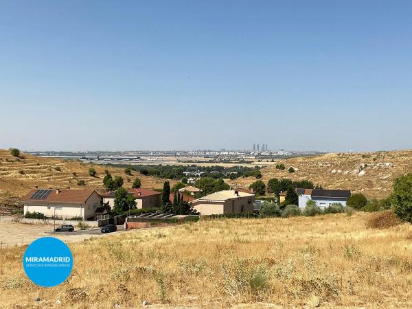 Terreno en calle Flor de Lis