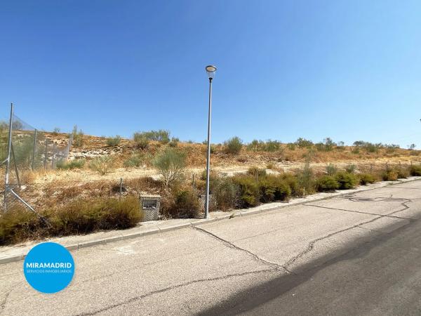 Terreno en calle Flor de Lis