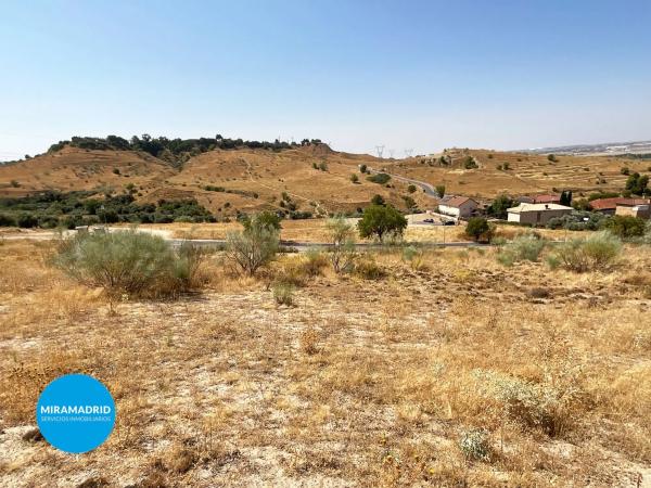 Terreno en calle Flor de Lis