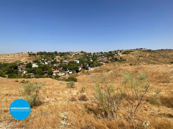 Terreno en calle Flor de Lis