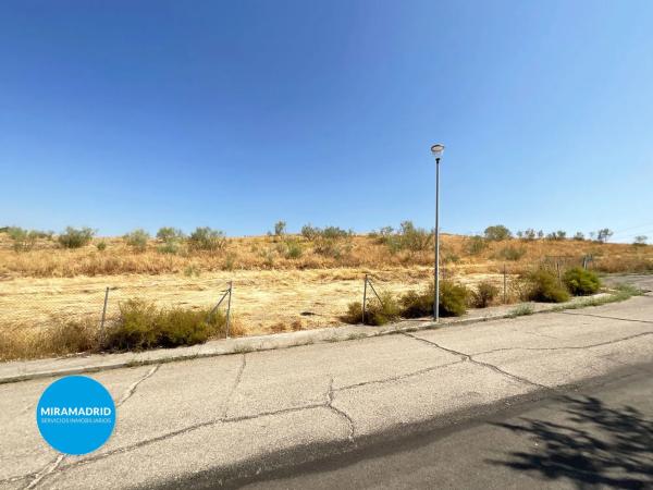 Terreno en calle Flor de Lis