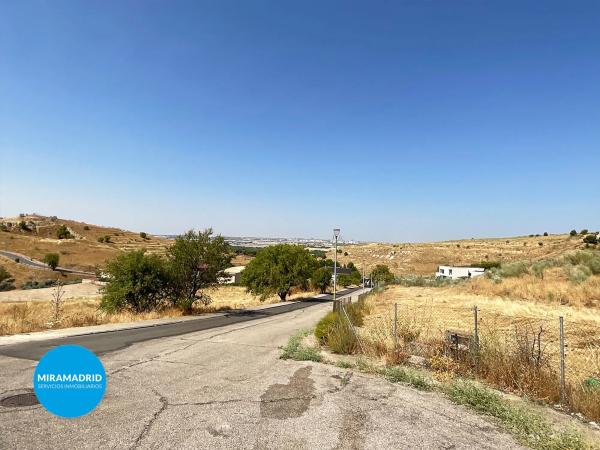 Terreno en calle Flor de Lis