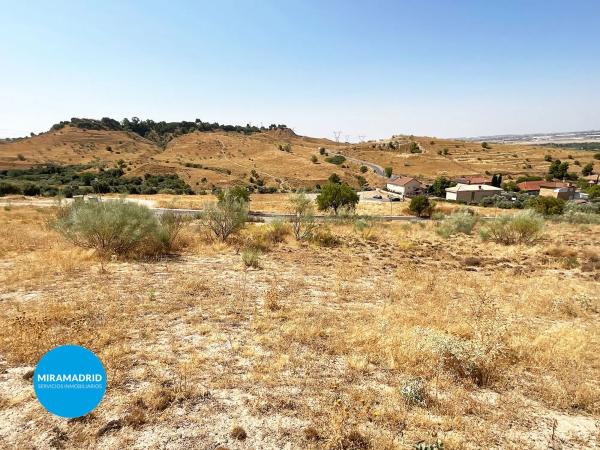 Terreno en calle Flor de Lis