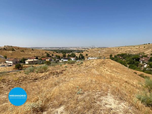 Terreno en calle Flor de Lis