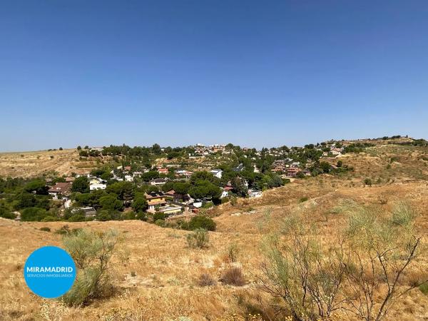 Terreno en calle Flor de Lis