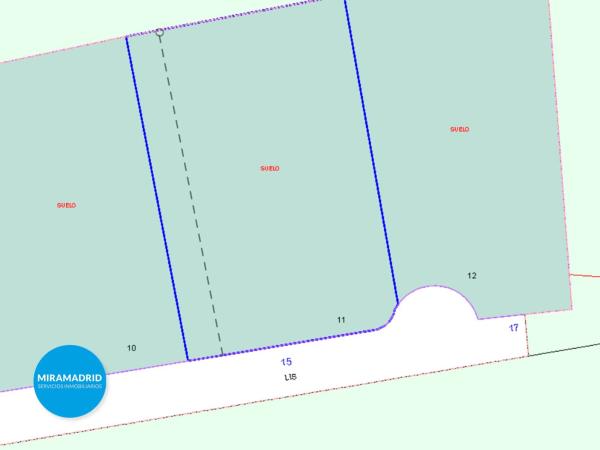 Terreno en calle Flor de Lis