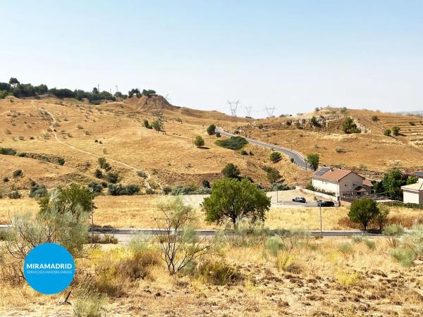 Terreno en calle Flor de Lis