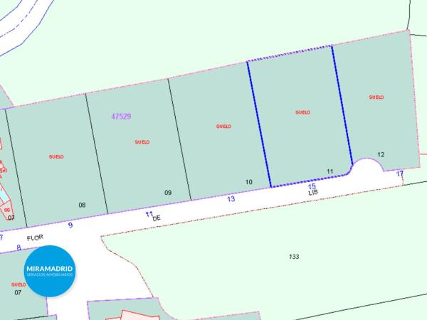 Terreno en calle Flor de Lis
