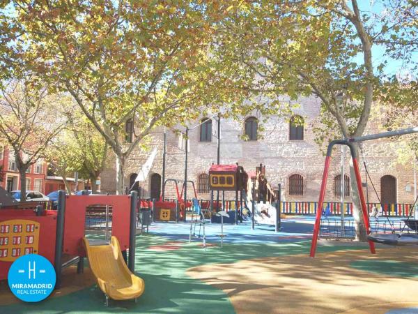 Terreno en calle Flor de Lis