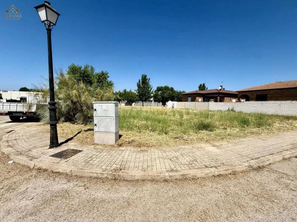 Terreno en calle el Enebro