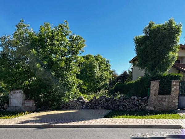 Terreno en calle del Canal de Isabel Ii, 14