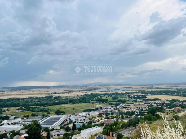Terreno en avenida Mesa del Monte