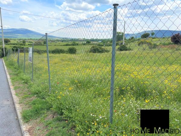 Terreno en avenida de Mataelpino