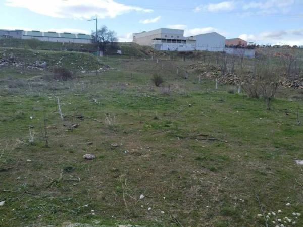 Terreno en calle Fuente del Toro